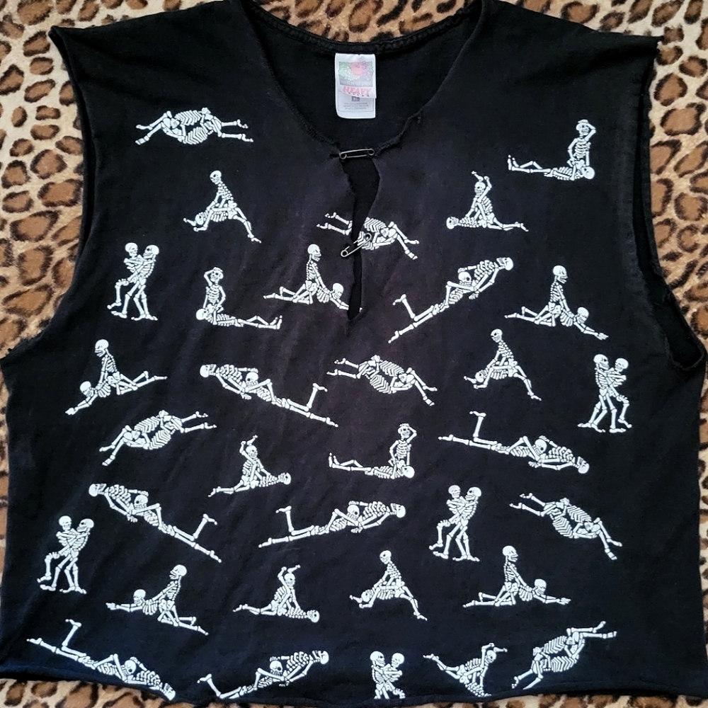 Fashion Victim Skeleton Sex Shirt RARE Sz XL